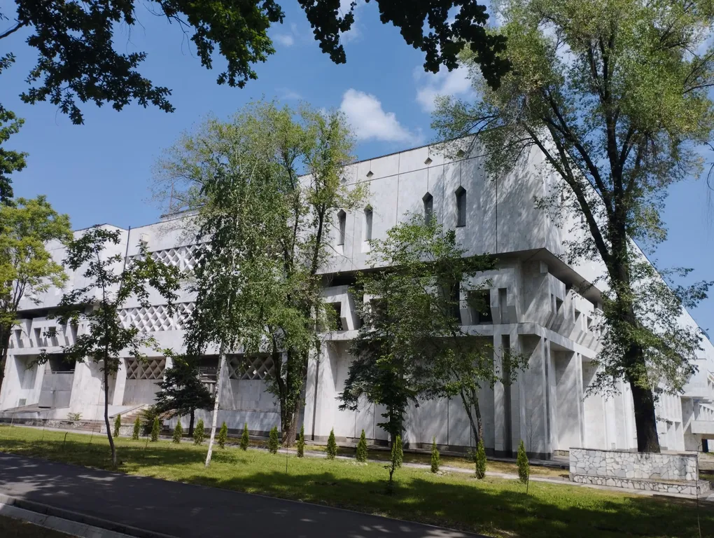 Уютный уголок Фрунзе