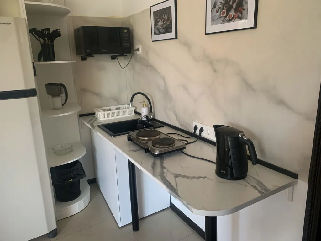 Уютная студия с бассейном