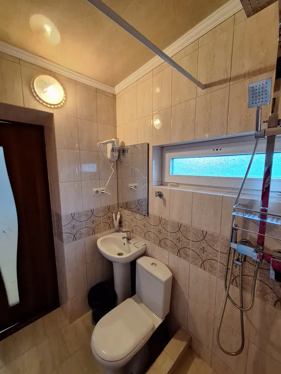 Квартира Квартира Улучшенный комфорт плюс, четырёхместный номер с террасой — Геленджик