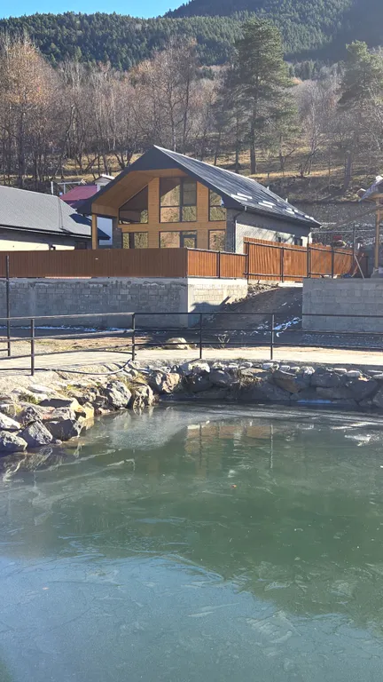 Уютный новый дом в горах