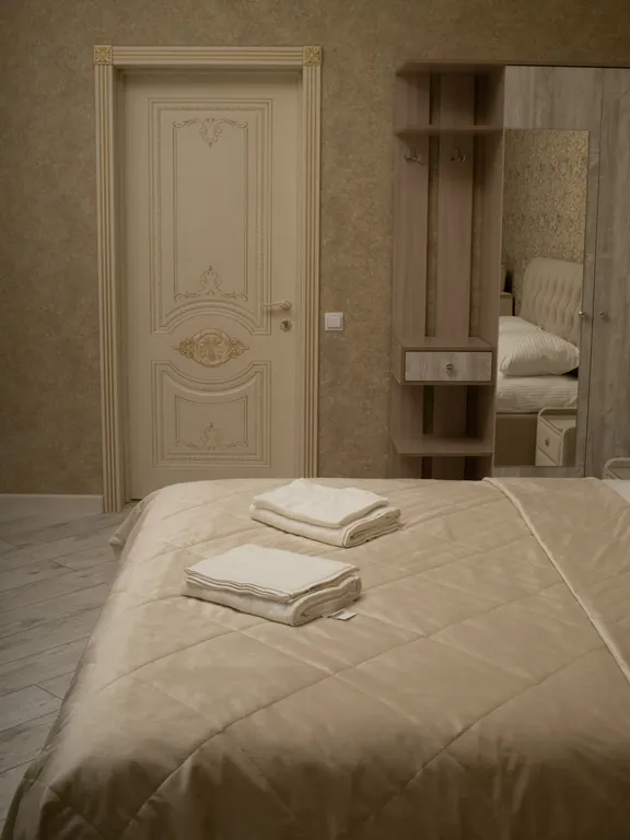 Двухместный номер с большой кроватью в гостевом доме с бассейном