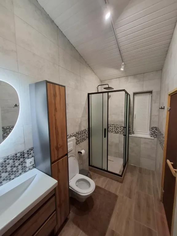 Дом с мансардой в соснах