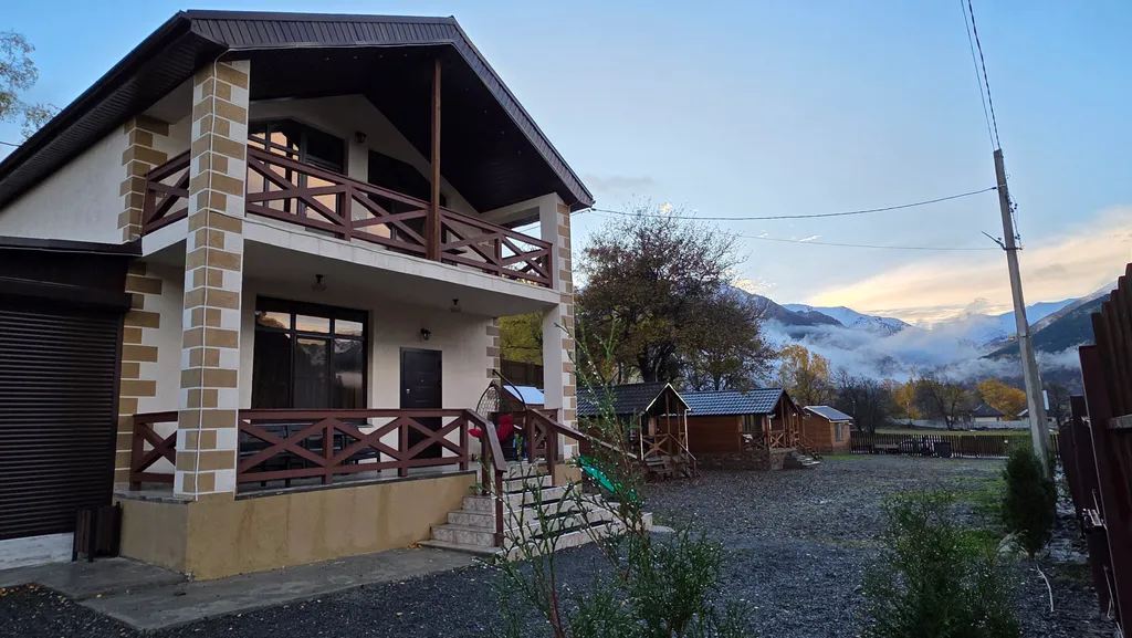 Уютное шале в окружении гор