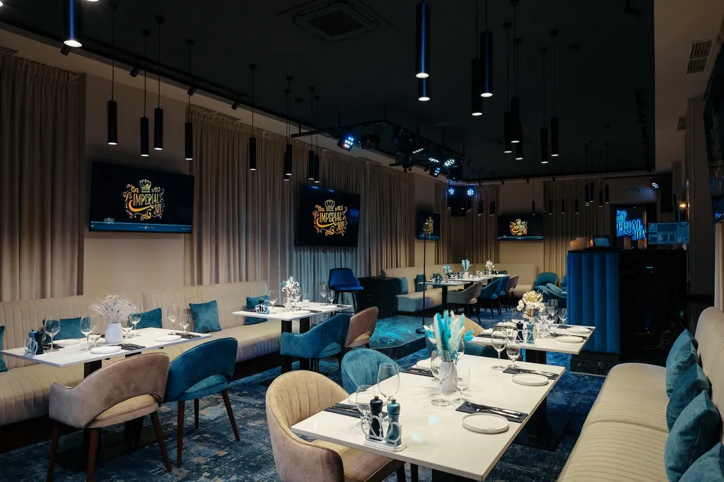 Мини-отель Imperial Joy находится на 2 этаже караоке-бара