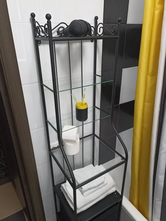 Уютная квартира максимально близко от мнтк и областной больницы