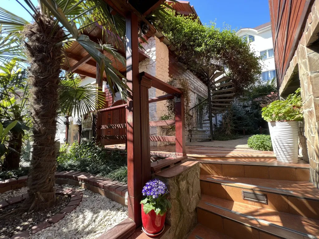 Небольшой уютный дом