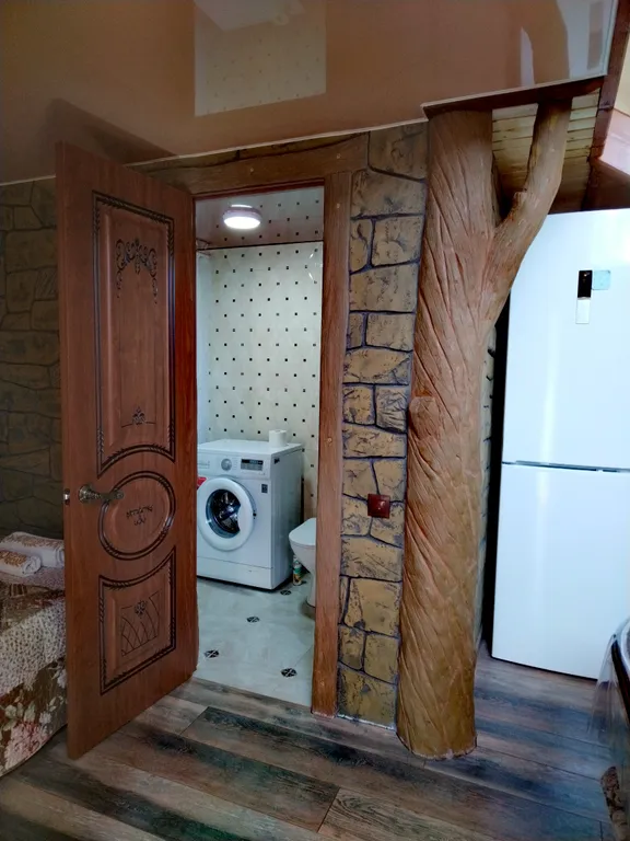 Домик с камином в горах