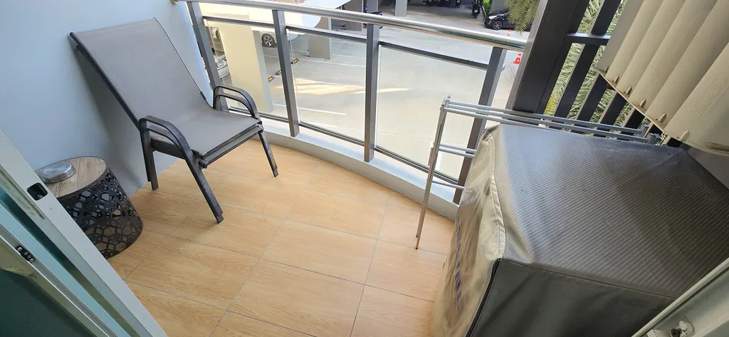 Уютная квартира для отпуска на первой линии с видом на бассейн