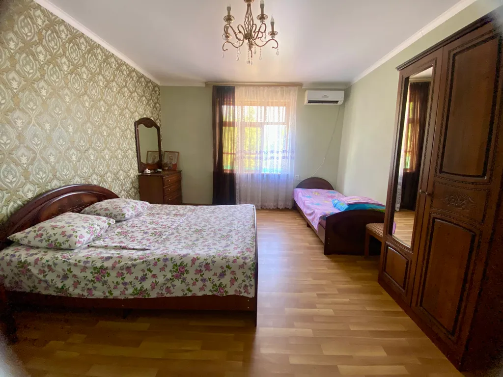 Эконом просторный номер с кондиционером с удобствами на этаже