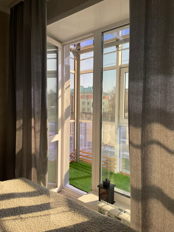 Видовая квартира с панорамным остеклением в центре