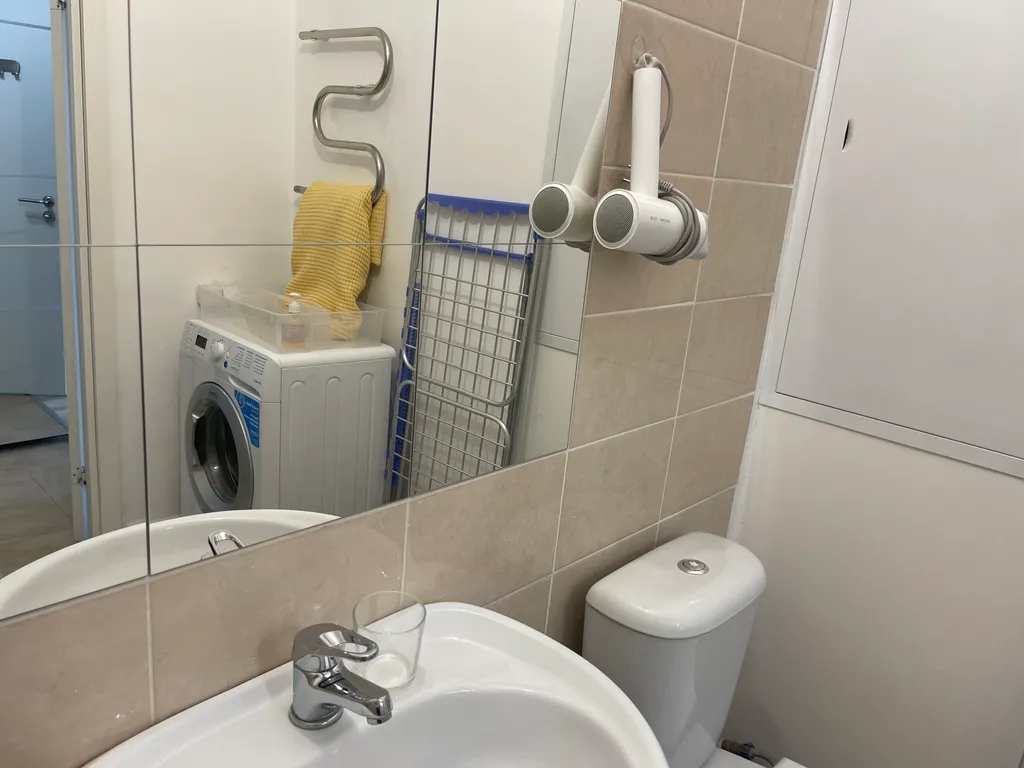 Милая студия с лучшим доступом к озеру, лесу, лыжным базам и городу