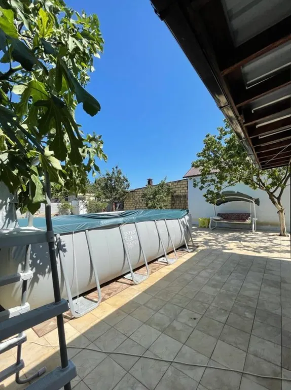 Дача с большим бассейном