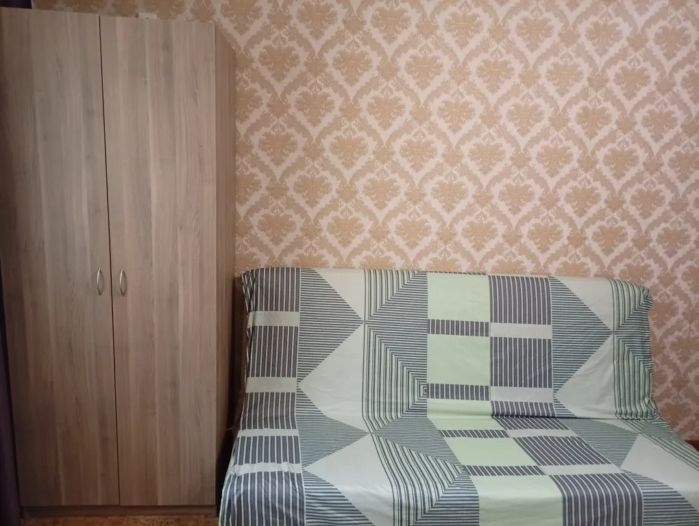 Студия напротив ТРЦ Галерея