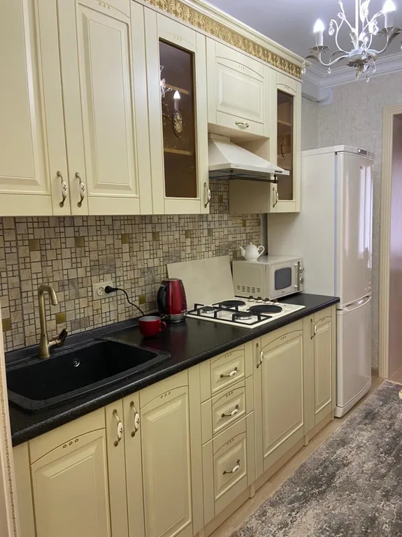 Квартира на площади