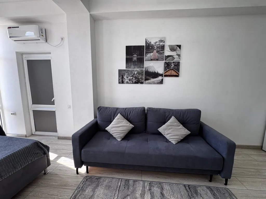 Просторная и уютная студия у моря