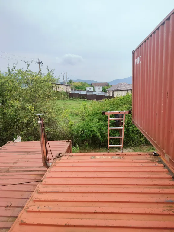 Палатка в морском контейнере