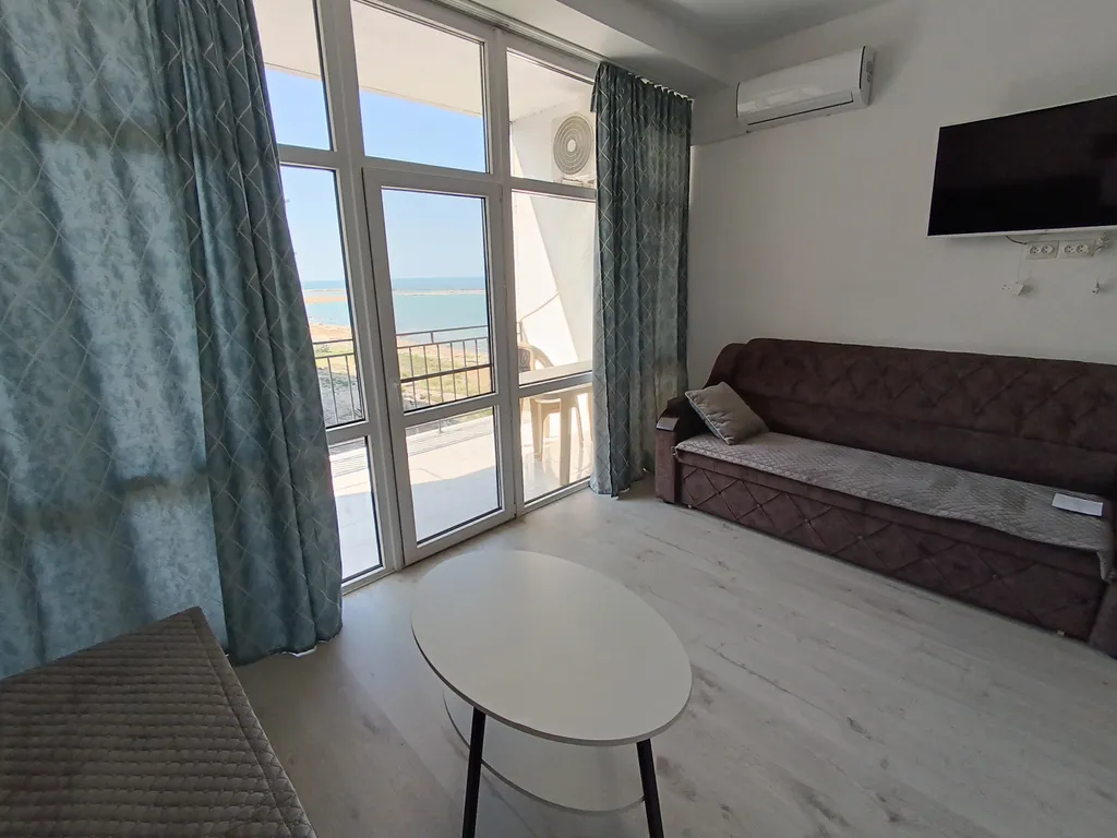 1-комнатная квартира студии с видом на море