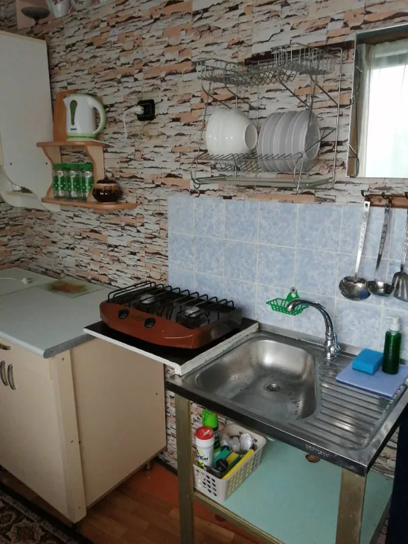 Уютный домик с собственным двором и видом на море, душ и туалет в доме