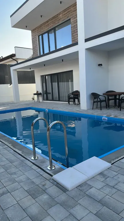 Дом с дизайнерским ремонтом