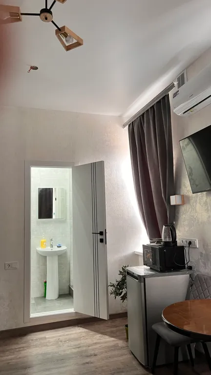 Светлая квартира с тремя окнами в самом центре