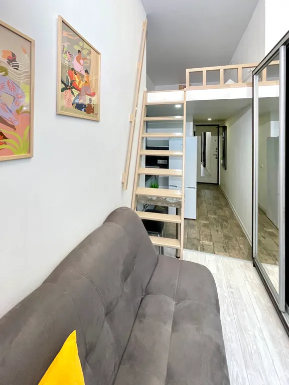 Квартира Квартира Двухуровневая студия в 3 минутах от метро Технологический институт — Санкт-Петербург