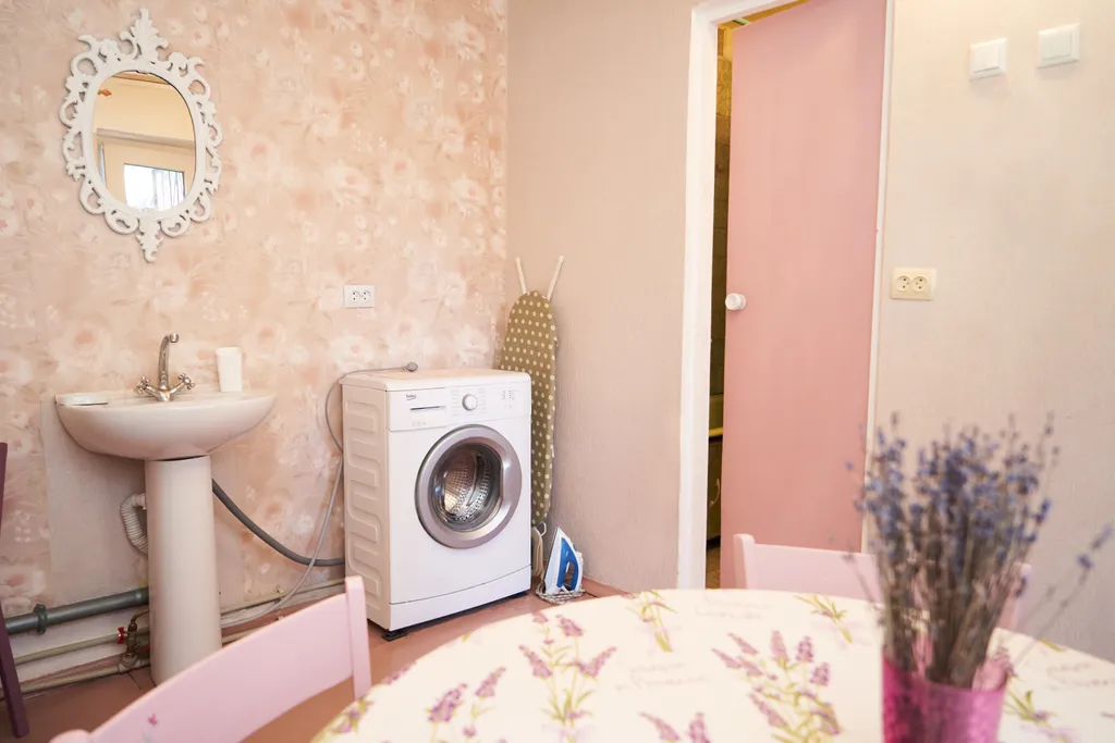 Уютный домик с двориком рядом с морем