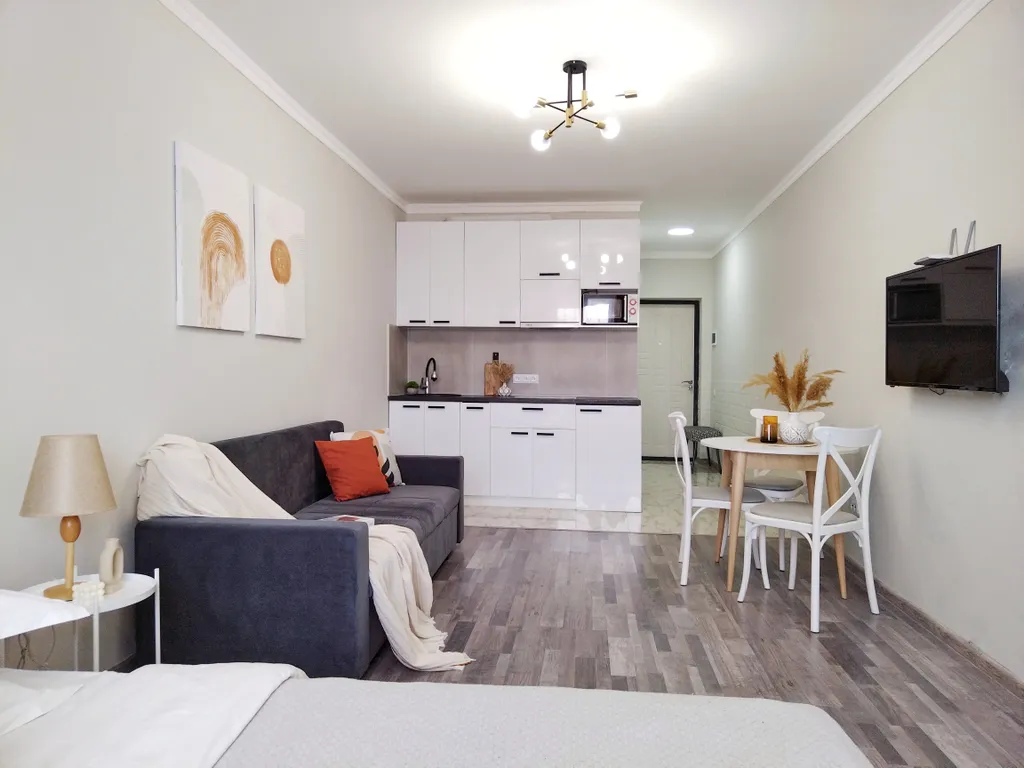 Студия КОЛОС в центре с видом на Коктобе