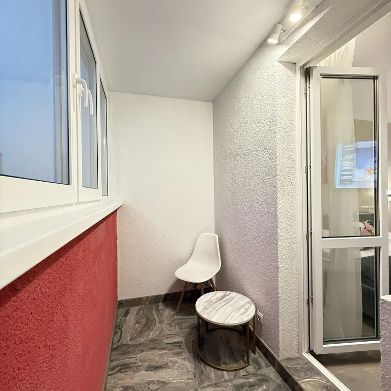 Новая квартира, со стильным интерьером, рядом с канатной дорогой