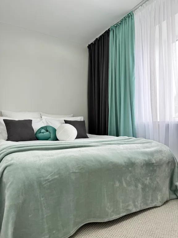 Стильная квартира с видом на колесо Обозрения