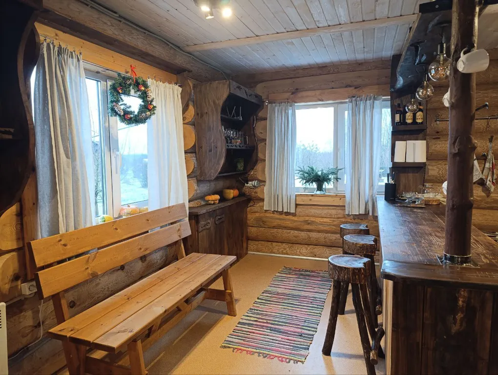 Гостевой дом в яблоневом саду из бревен Карельской сосны