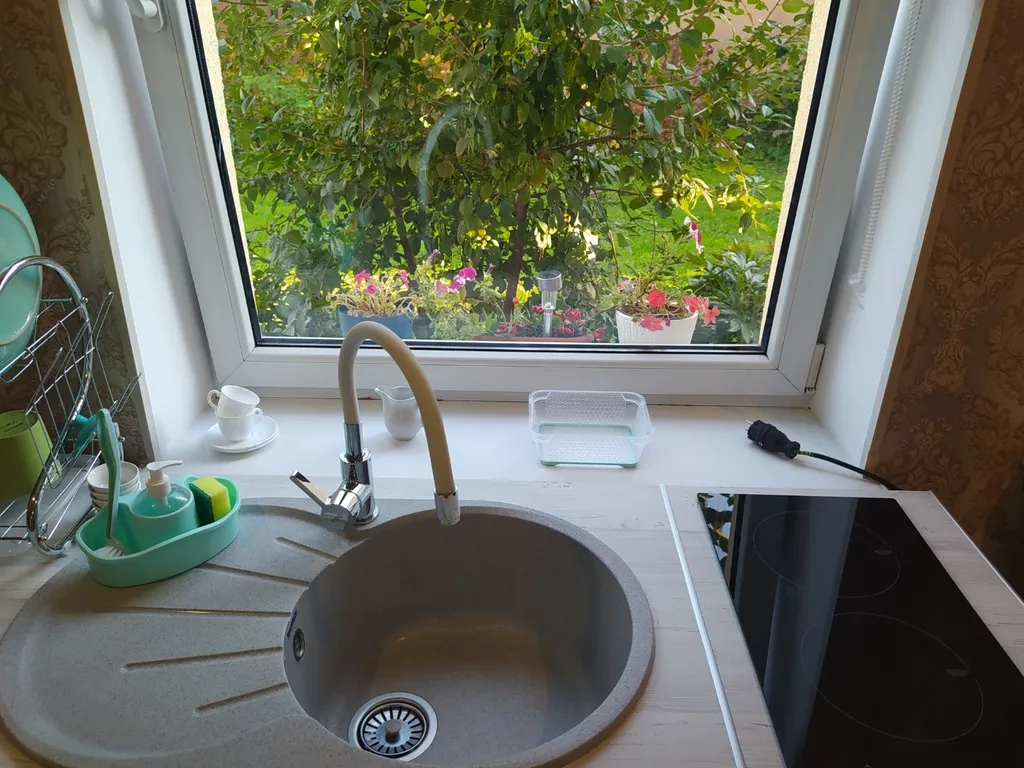 Квартира-студия с отдельным входом с парковкой