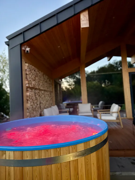 Коттедж с чаном и сауной в черте города