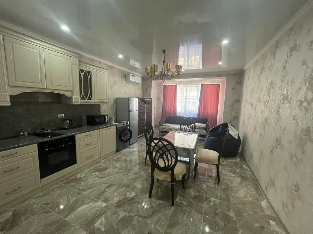 Квартира с гаражом общей площадью 120 кВ м в саду с озерами — аренда посуточно в Партенит