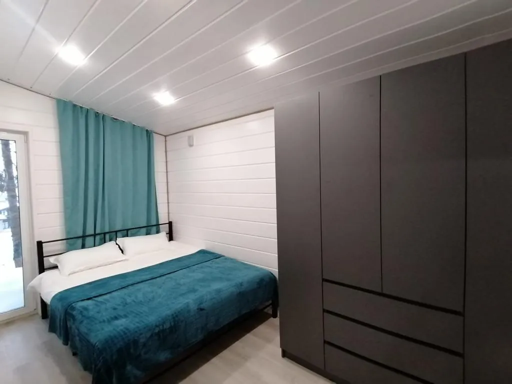 Большой дом на горе у подъемников