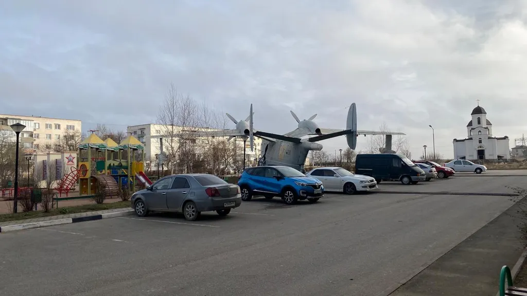 Уютная, светлая квартира ,кухня-студия,спальная.