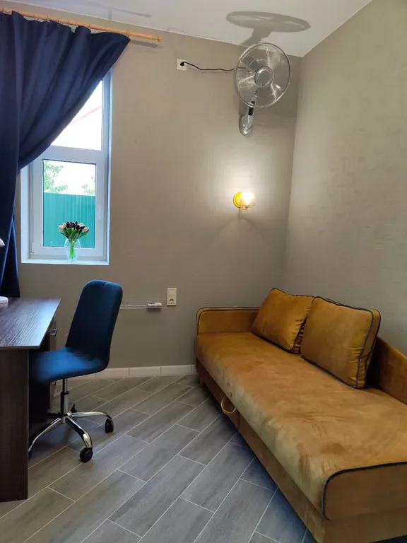 Дом в центре города рядом с набережной