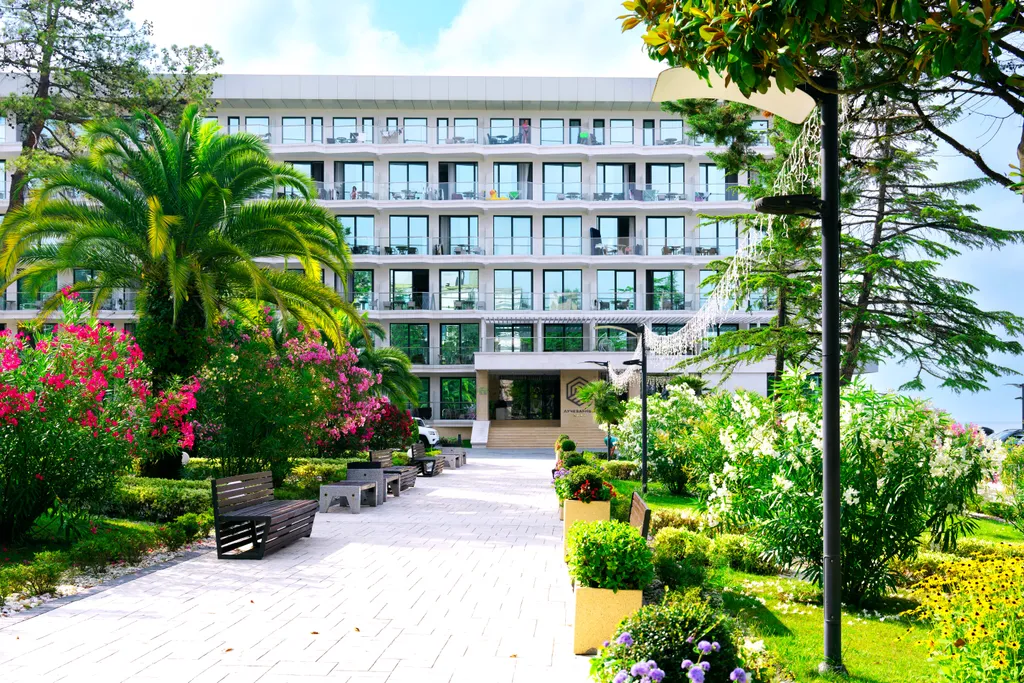 Лазурные апартаменты на берегу моря в отеле Лучезарный Резорт 4