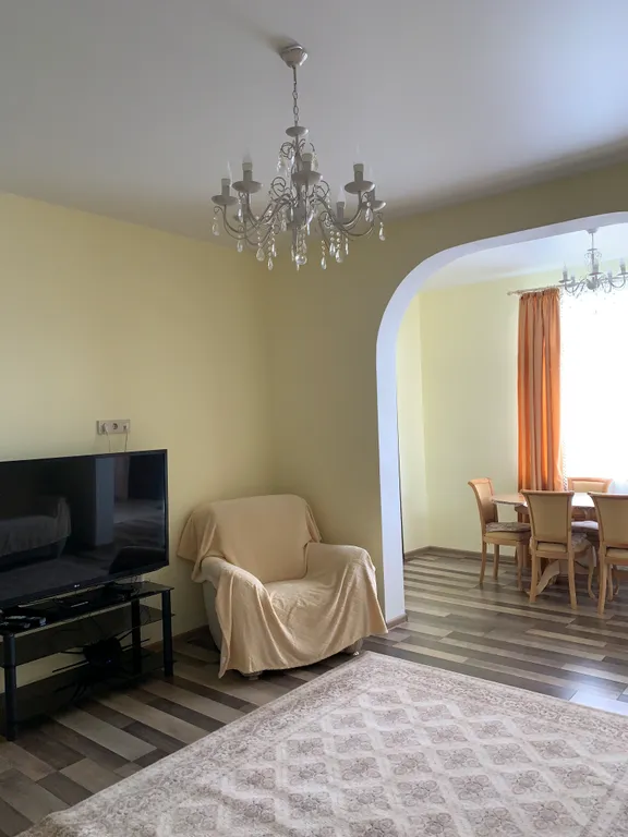 Коттедж Коттедж Просторные трехкомнатные апартаменты с двумя изолированными спальнями — Сухум