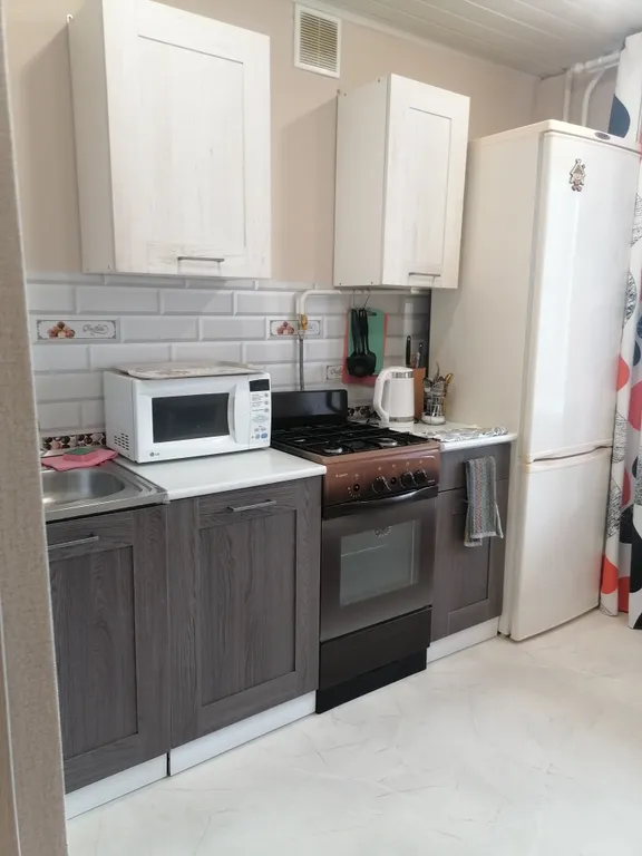 Уютная квартира с детской площадкой во дворе