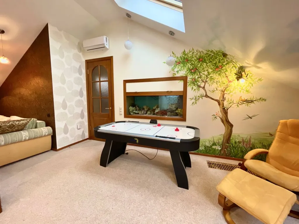 Котедж в классическом стиле с бассейном, сауной, бильярдом