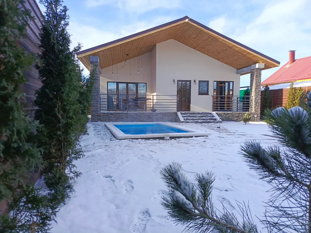 Коттедж с горячим бассейном — аренда посуточно в Мостовской