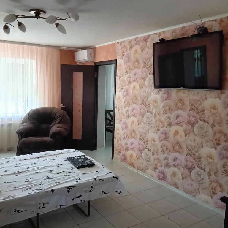 Дом с бассейном