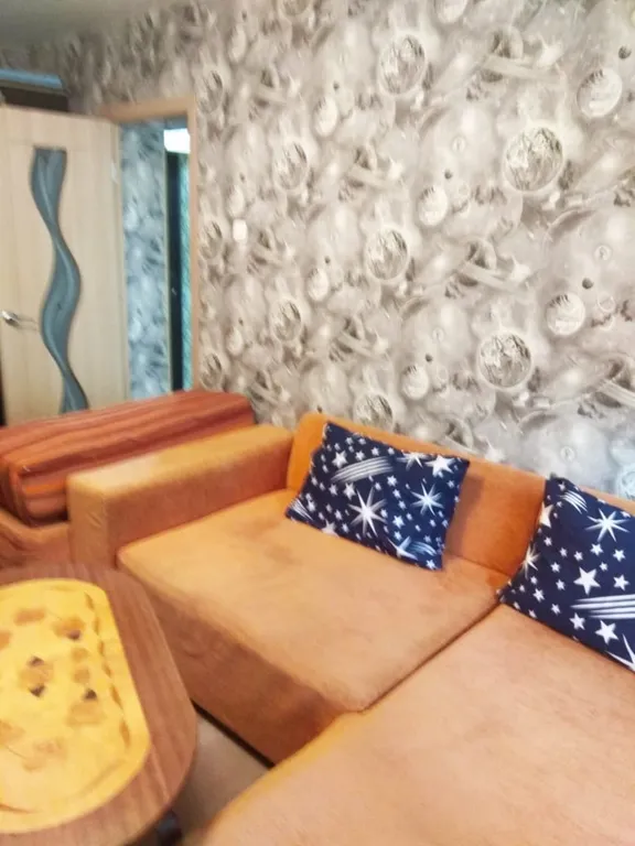 Квартира под члюч !; с дополнительным спальным местом на балконе !