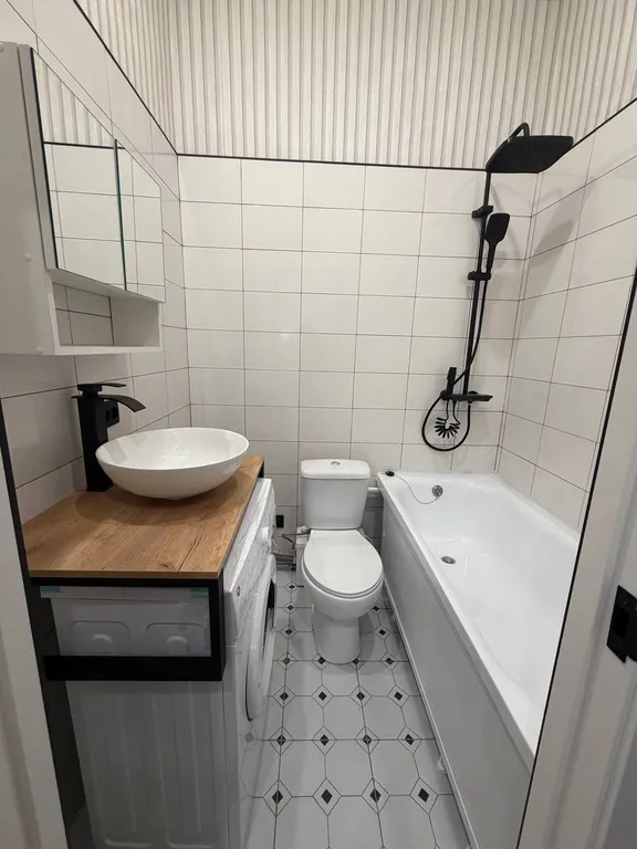 Уютная студия в центре на набережной реки Волга