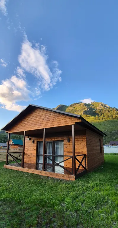 Домик с видом на горы