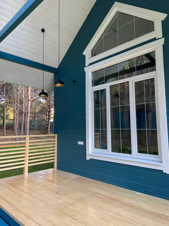 Дом в окружении леса