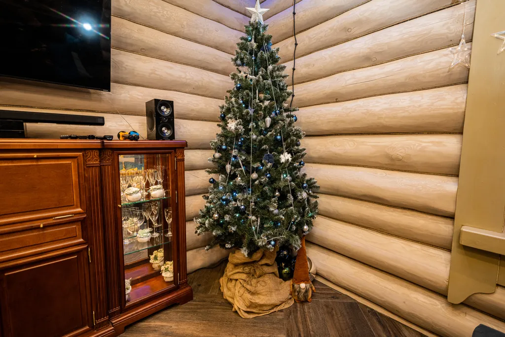 Загородный дом в окружении леса Grovehause