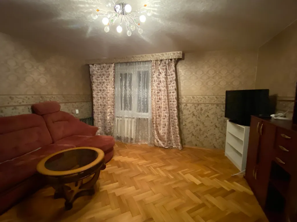 Бюджетная трешка в центре города