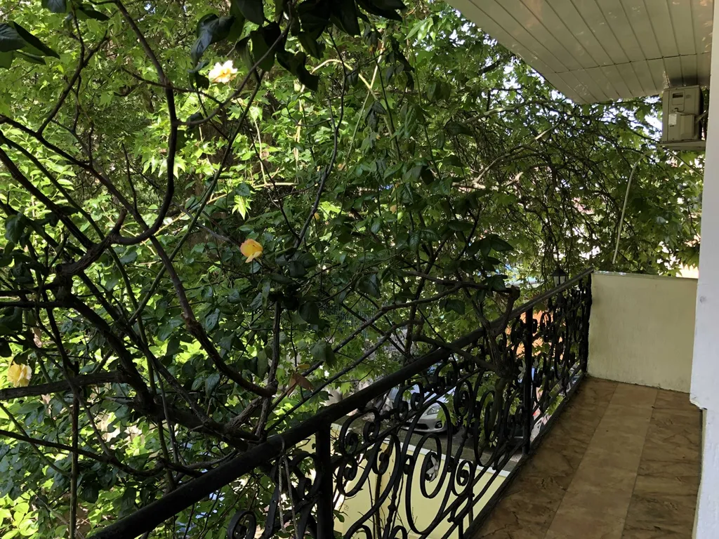 Номер с балконом во двор