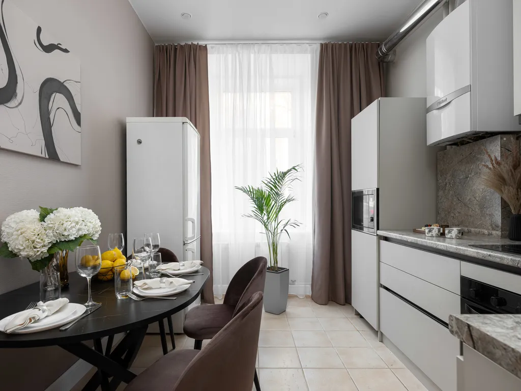 Дизайнерская четверка на патриарших прудах